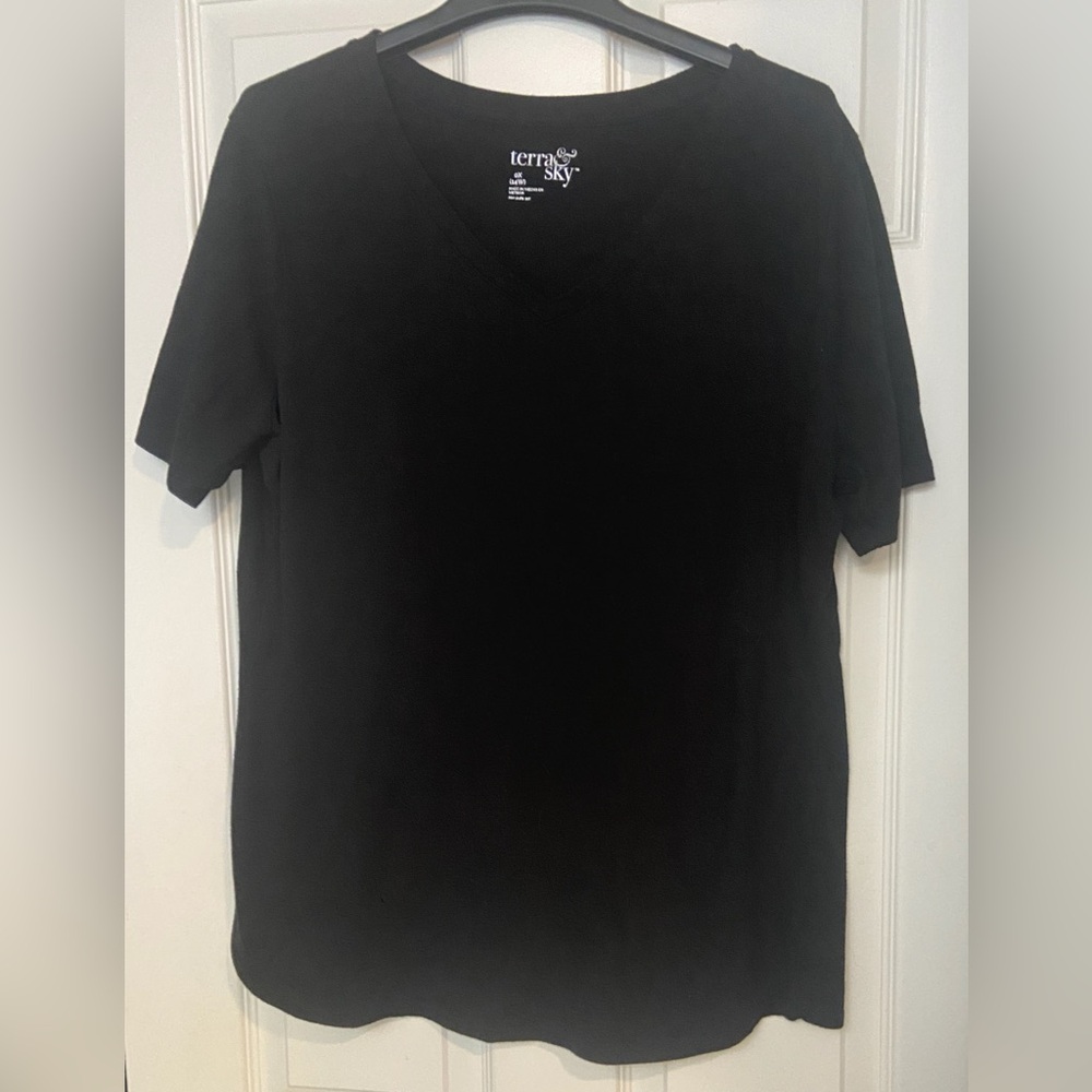 Terra & Sky V-neck tee
